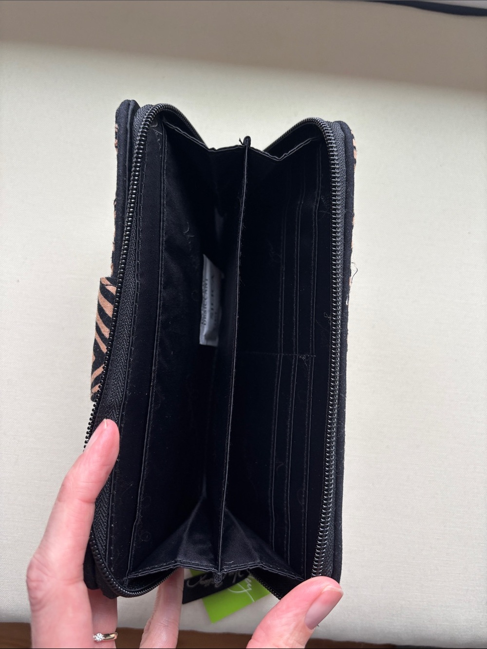 NWT Vera Bradley Turnlock wallet - Picture 4 of 6